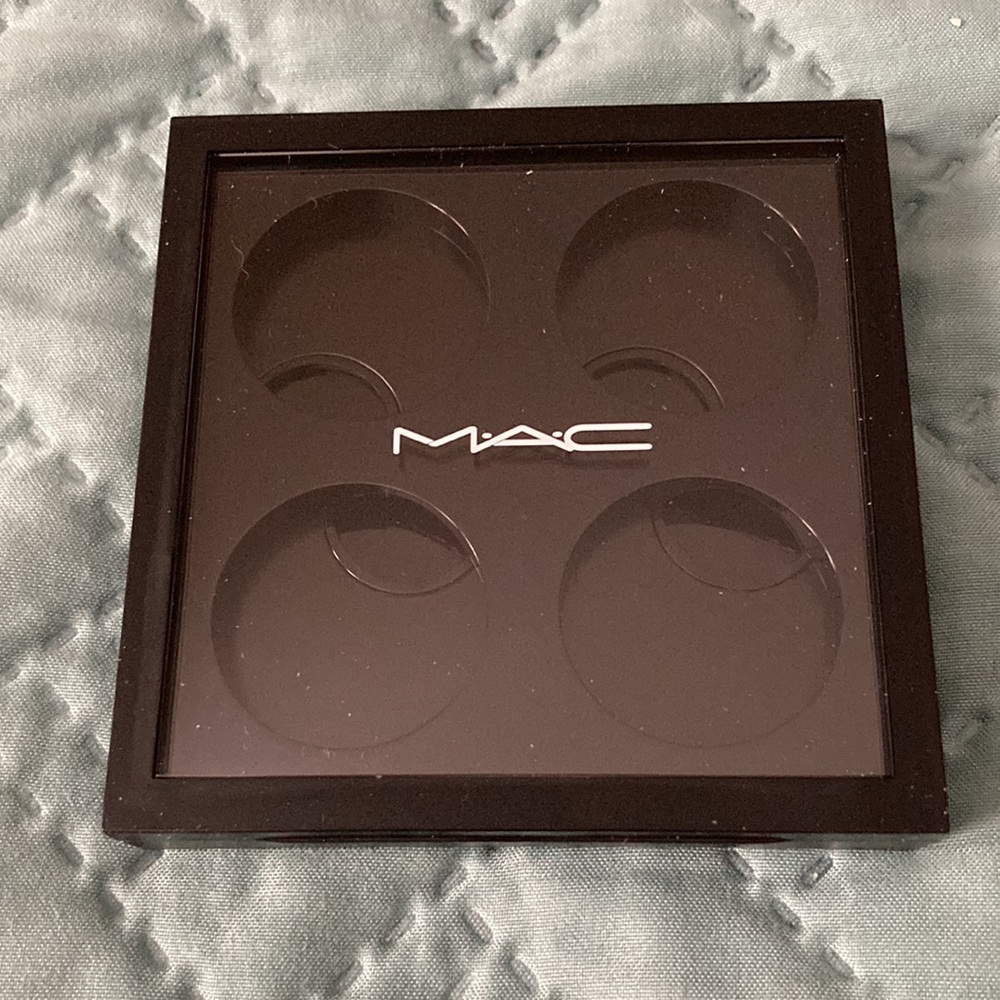 Mac Pro Colour x 4 Make Up compact - Picture 2 of 6